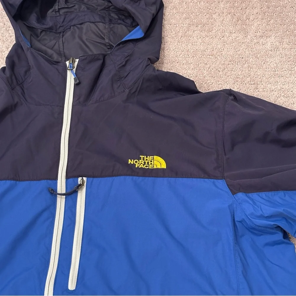 The North Face Men’s Large Hooded Insulated Jacket, Blue Gray Yellow Colorblock - Picture 3 of 12
